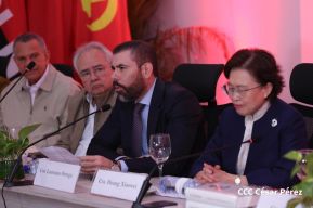 Autoridades nicaragüenses se reúnen con delegación de la República Popular China encabezada por Huang Xiaowei