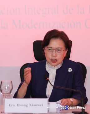 Autoridades nicaragüenses se reúnen con delegación de la República Popular China encabezada por Huang Xiaowei