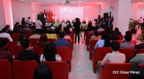 Autoridades nicaragüenses se reúnen con delegación de la República Popular China encabezada por Huang Xiaowei