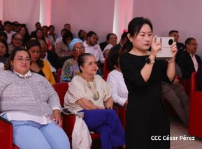 Autoridades nicaragüenses se reúnen con delegación de la República Popular China encabezada por Huang Xiaowei