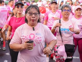  Caminata "Yo Corro por Ellas", por la prevención y lucha contra el cáncer de mama
