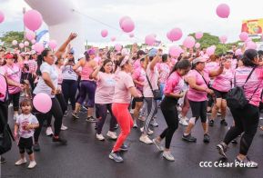 Caminata "Yo Corro por Ellas", por la prevención y lucha contra el cáncer de mama