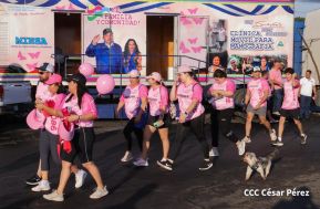  Caminata "Yo Corro por Ellas", por la prevención y lucha contra el cáncer de mama