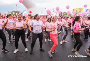  Caminata "Yo Corro por Ellas", por la prevención y lucha contra el cáncer de mama