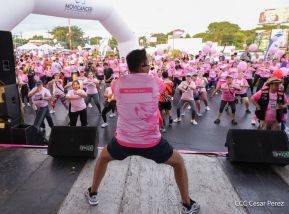  Caminata "Yo Corro por Ellas", por la prevención y lucha contra el cáncer de mama