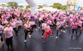  Caminata "Yo Corro por Ellas", por la prevención y lucha contra el cáncer de mama