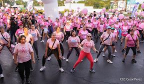  Caminata "Yo Corro por Ellas", por la prevención y lucha contra el cáncer de mama