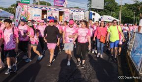  Caminata "Yo Corro por Ellas", por la prevención y lucha contra el cáncer de mama