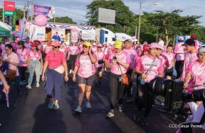  Caminata "Yo Corro por Ellas", por la prevención y lucha contra el cáncer de mama