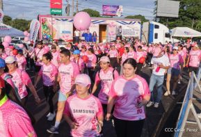  Caminata "Yo Corro por Ellas", por la prevención y lucha contra el cáncer de mama