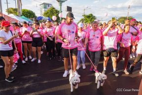  Caminata "Yo Corro por Ellas", por la prevención y lucha contra el cáncer de mama