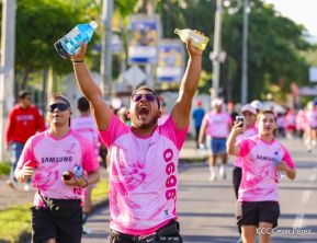  Caminata "Yo Corro por Ellas", por la prevención y lucha contra el cáncer de mama