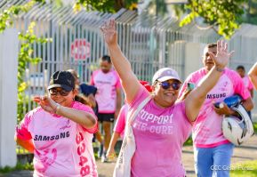  Caminata "Yo Corro por Ellas", por la prevención y lucha contra el cáncer de mama