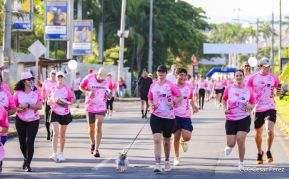  Caminata "Yo Corro por Ellas", por la prevención y lucha contra el cáncer de mama