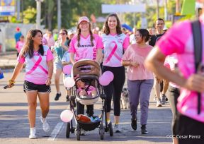  Caminata "Yo Corro por Ellas", por la prevención y lucha contra el cáncer de mama