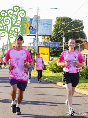  Caminata "Yo Corro por Ellas", por la prevención y lucha contra el cáncer de mama