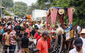 Cultura Nacional: Familias de Masaya participan del Tradicional Torovenado de Monimbó
