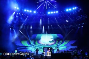 Nicaragüenses cierran ciclos con Aventura