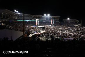 Nicaragüenses cierran ciclos con Aventura