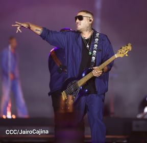 Nicaragüenses cierran ciclos con Aventura