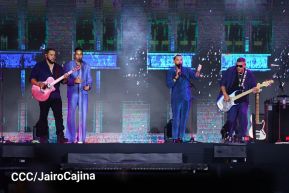 Nicaragüenses cierran ciclos con Aventura