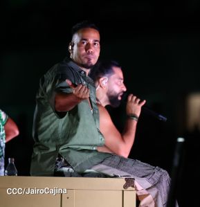 Nicaragüenses cierran ciclos con Aventura