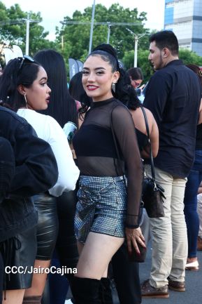 Nicaragüenses cierran ciclos con Aventura