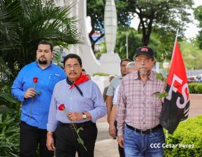 Nicaragüenses rinden homenaje al Comandante Carlos Fonseca a 48 años de su tránsito a la inmortalidad