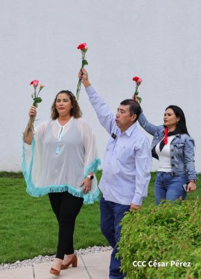 Nicaragüenses rinden homenaje al Comandante Carlos Fonseca a 48 años de su tránsito a la inmortalidad