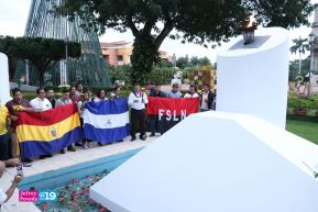 Nicaragüenses rinden homenaje al Comandante Carlos Fonseca a 48 años de su tránsito a la inmortalidad