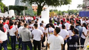 Nicaragüenses rinden homenaje al Comandante Carlos Fonseca a 48 años de su tránsito a la inmortalidad