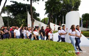 Nicaragüenses rinden homenaje al Comandante Carlos Fonseca a 48 años de su tránsito a la inmortalidad