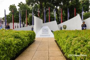 Nicaragüenses rinden homenaje al Comandante Carlos Fonseca a 48 años de su tránsito a la inmortalidad