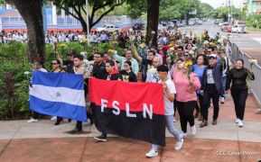 Nicaragüenses rinden homenaje al Comandante Carlos Fonseca a 48 años de su tránsito a la inmortalidad