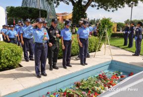 Nicaragüenses rinden homenaje al Comandante Carlos Fonseca a 48 años de su tránsito a la inmortalidad