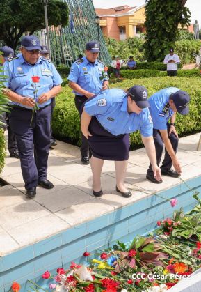 Nicaragüenses rinden homenaje al Comandante Carlos Fonseca a 48 años de su tránsito a la inmortalidad