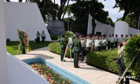 Nicaragüenses rinden homenaje al Comandante Carlos Fonseca a 48 años de su tránsito a la inmortalidad