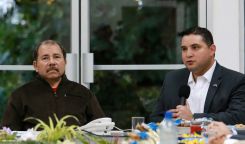 Presidente Daniel y Compañera Rosario se reúnen con directivos AMCHAM