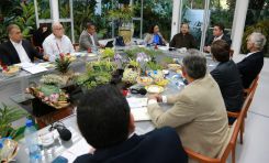 Presidente Daniel y Compañera Rosario se reúnen con directivos AMCHAM