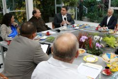 Presidente Daniel y Compañera Rosario se reúnen con directivos AMCHAM