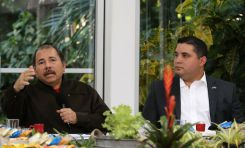 Presidente Daniel y Compañera Rosario se reúnen con directivos AMCHAM