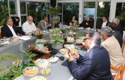 Presidente Daniel y Compañera Rosario se reúnen con directivos AMCHAM