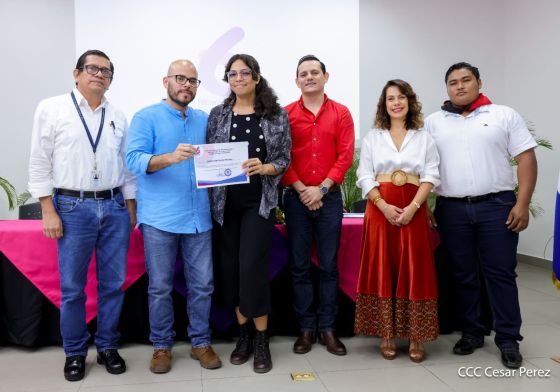 Estudiantes que realizaron prácticas en Medios del Poder Ciudadano reciben reconocimientos