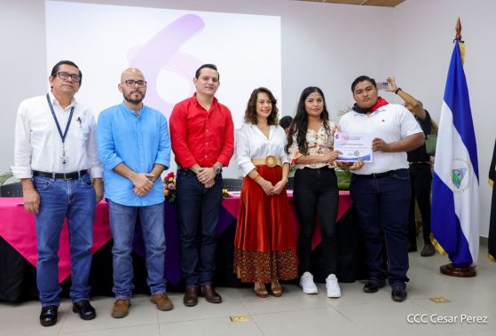 Estudiantes que realizaron prácticas en Medios del Poder Ciudadano reciben reconocimientos