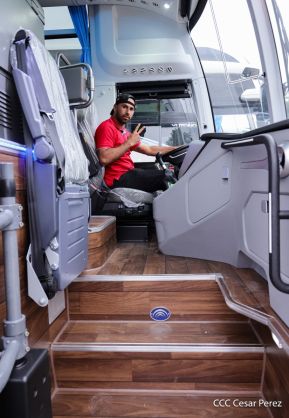 Flota de buses chinos para mejorar el transporte público de la Costa Caribe y el Pacífico