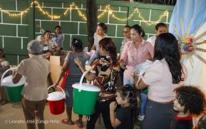¡María de Nicaragua, Nicaragua de María! Familias celebran la tradicional Gritería a la Purísima