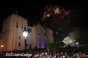 ¡María de Nicaragua, Nicaragua de María! Familias celebran la tradicional Gritería a la Purísima