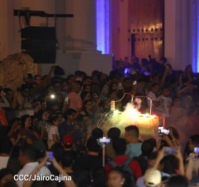 ¡María de Nicaragua, Nicaragua de María! Familias celebran la tradicional Gritería a la Purísima