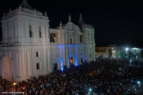 ¡María de Nicaragua, Nicaragua de María! Familias celebran la tradicional Gritería a la Purísima