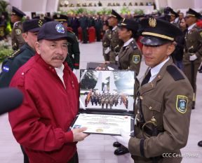  XXIX Graduación de oficiales del Centro Superior de Estudios Militares, General José Dolores Estrada Vado